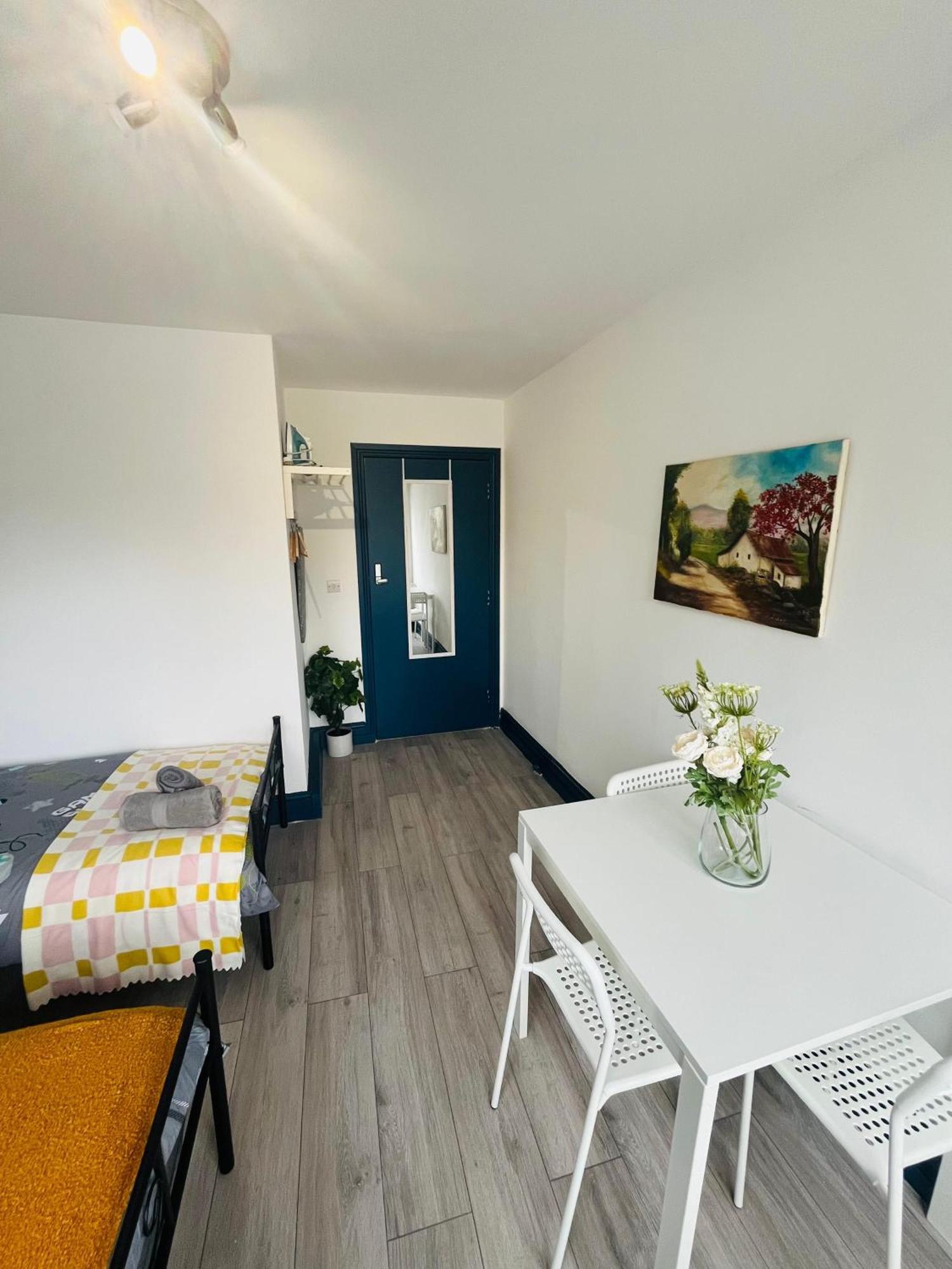 London Budget Rooms 603 외부 사진